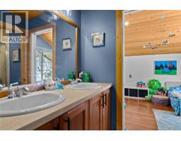 2431 Fairways Drive, Sun Peaks, BC V0E5N0 Photo 26