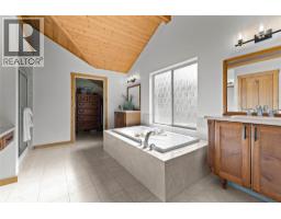 2431 Fairways Drive, Sun Peaks, BC V0E5N0 Photo 23