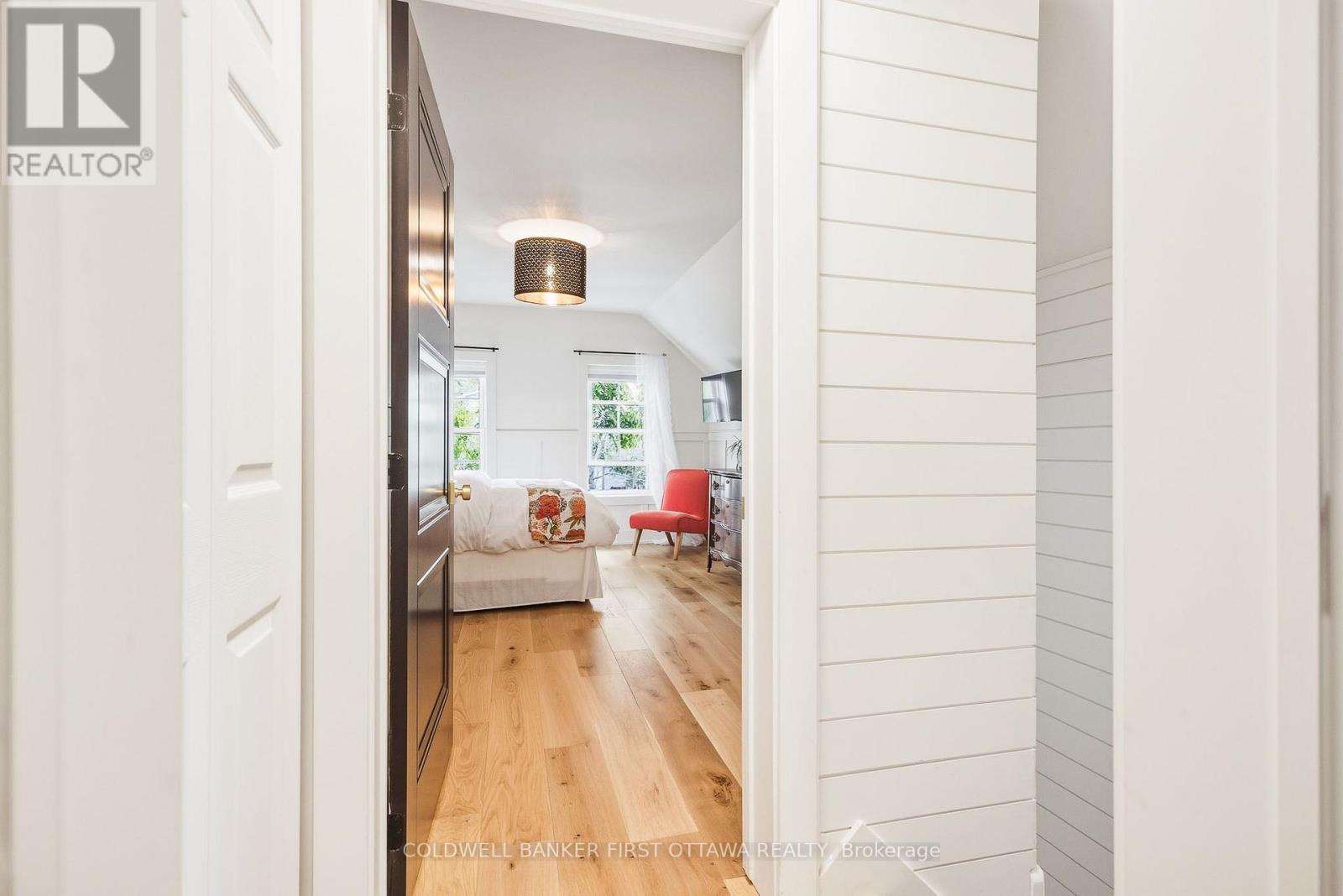 261 WILLIAM STREET - Image 35
