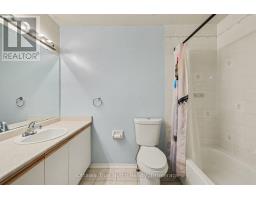 Bathroom - 19 Kalbrook Street, Ottawa, ON K2T1A8 Photo 10
