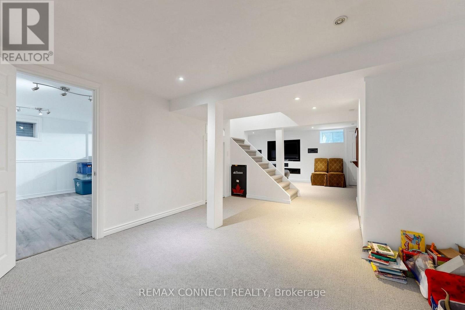 15 SATCHELL BOULEVARD - Image 26