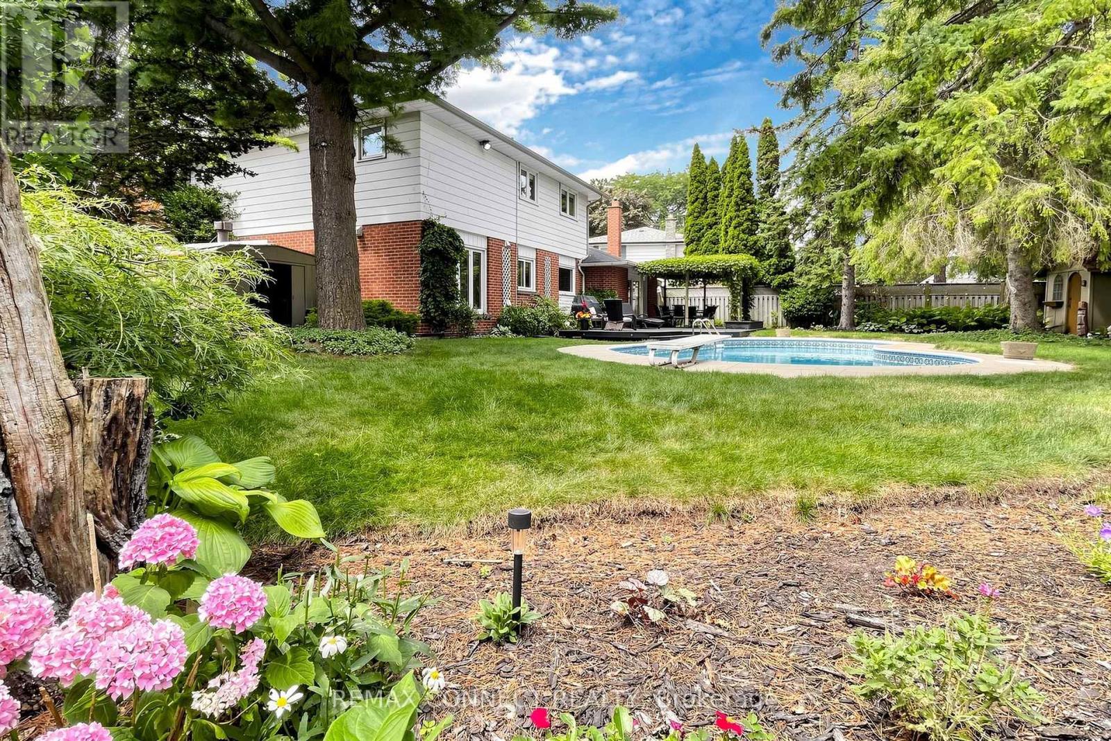 15 SATCHELL BOULEVARD - Image 38