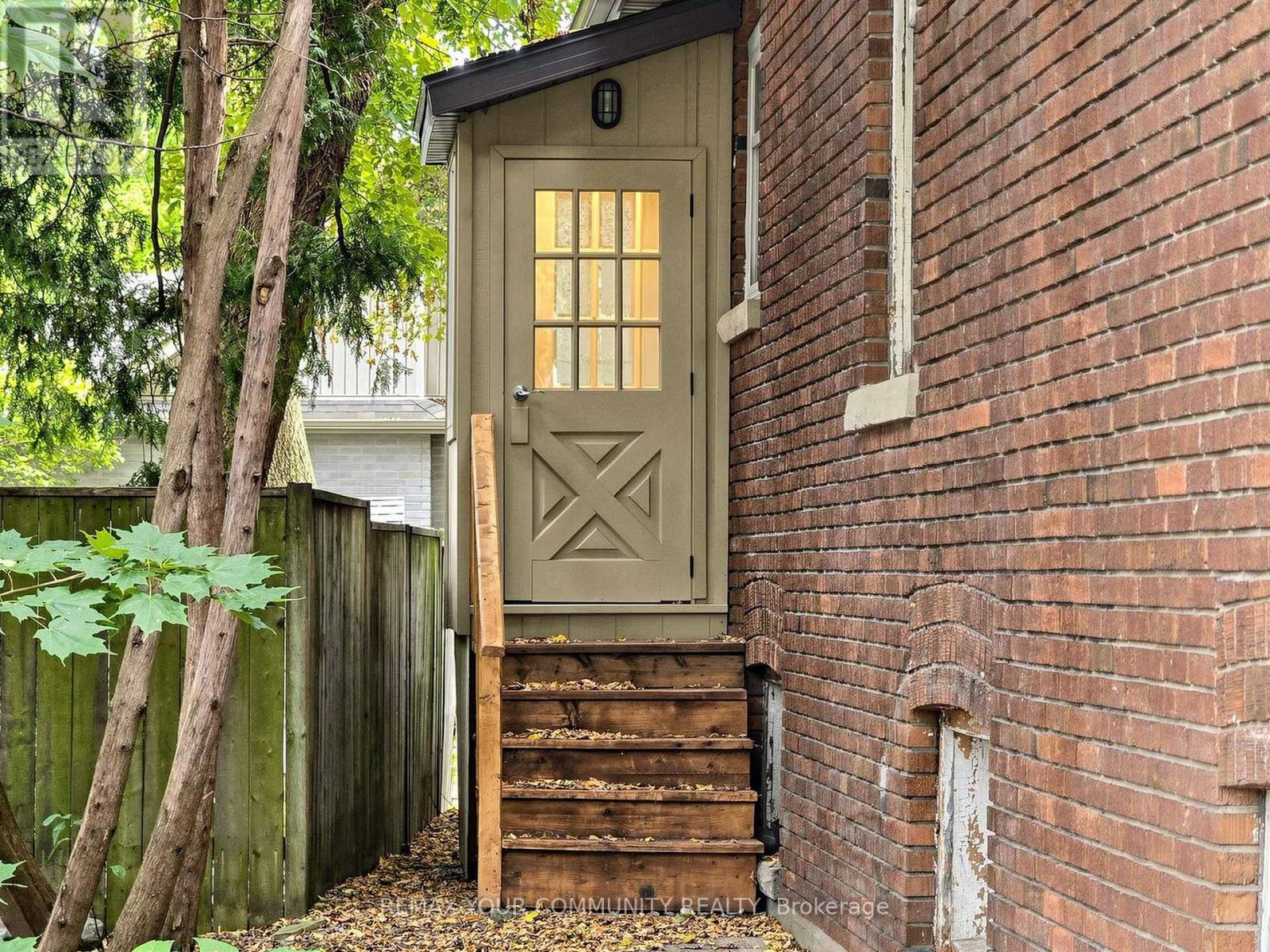 6055 MAIN STREET - 32