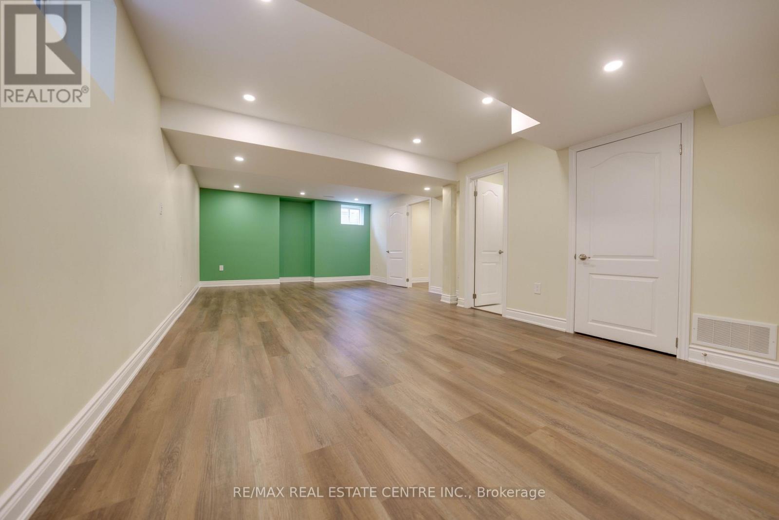 907 ETHERINGTON WAY - 32