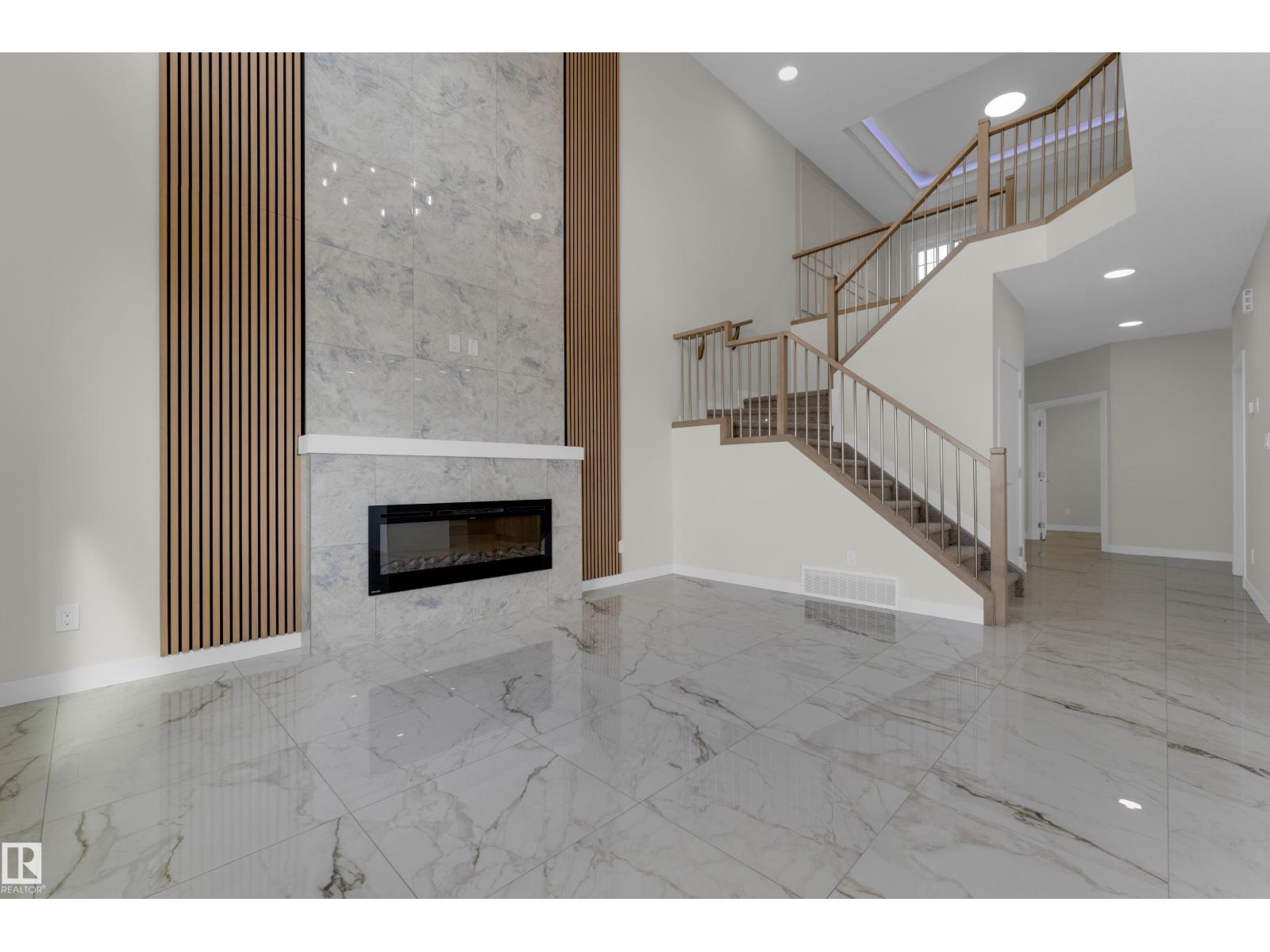 3814 39 St - 12