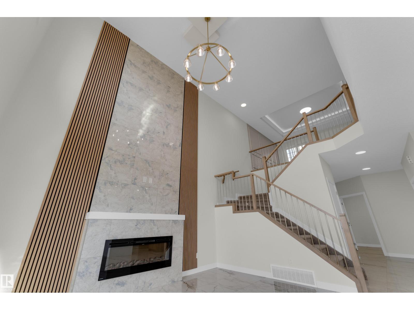 3814 39 St - 14