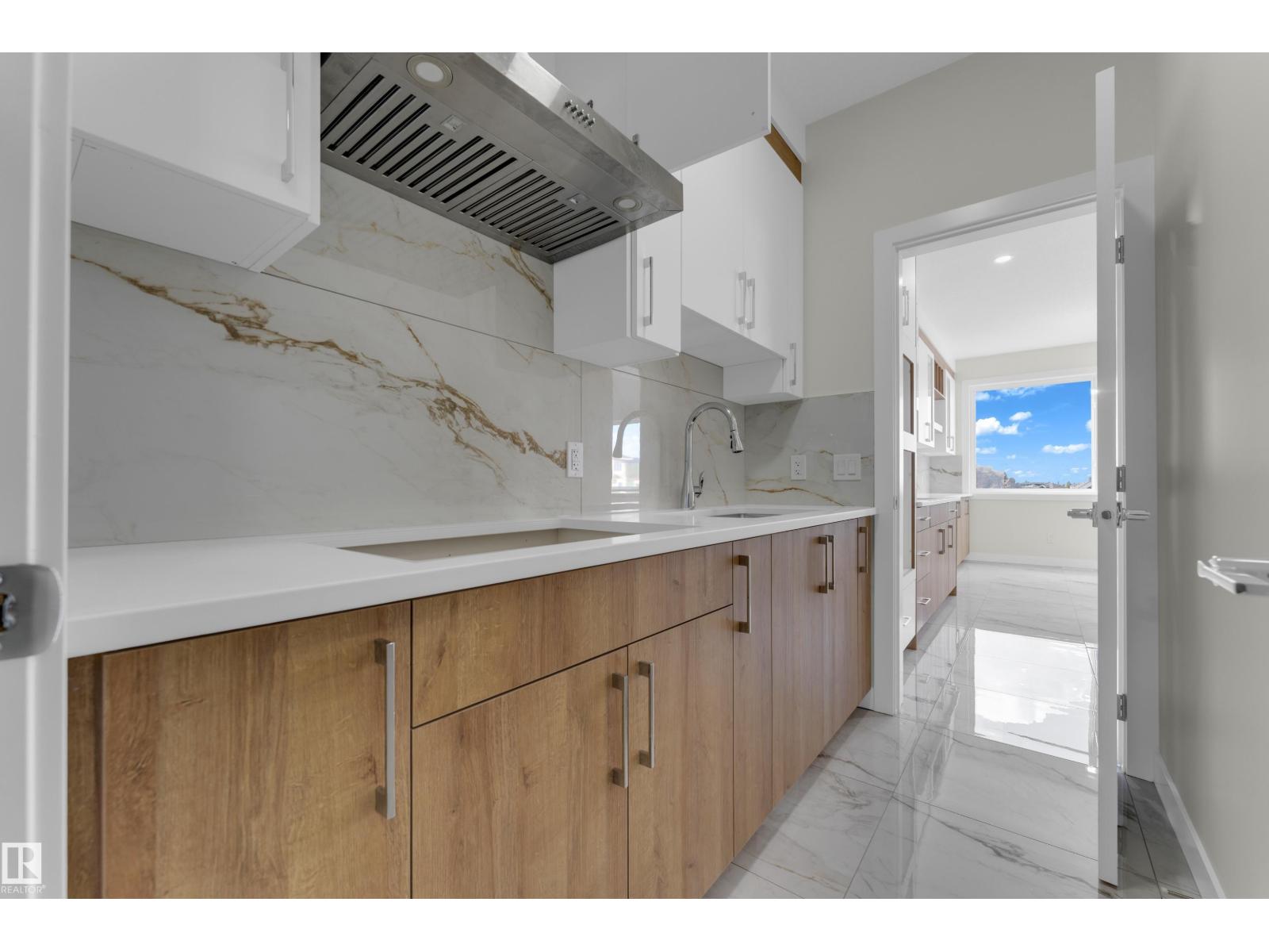 3814 39 St - 20