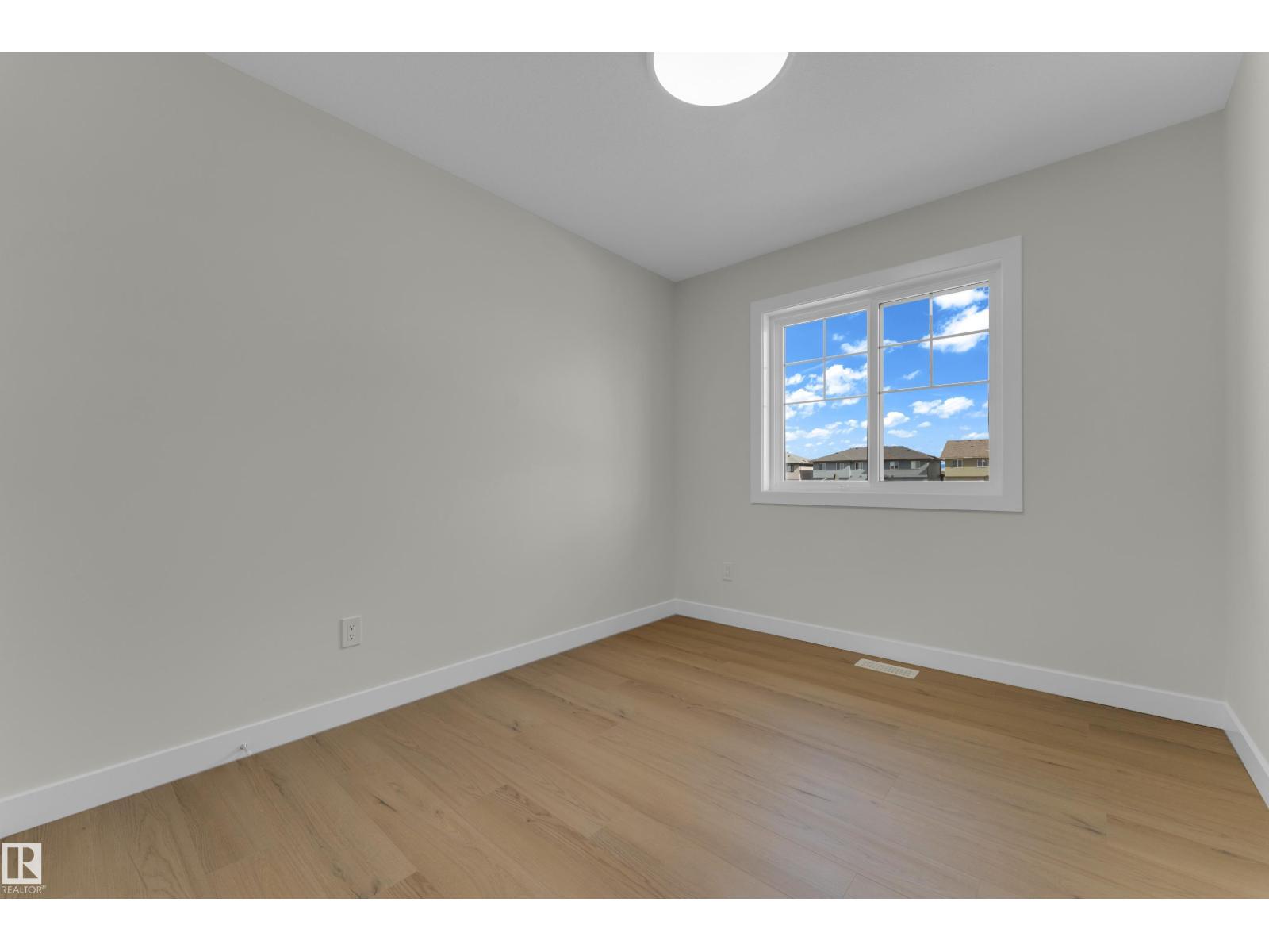 3814 39 St - 26