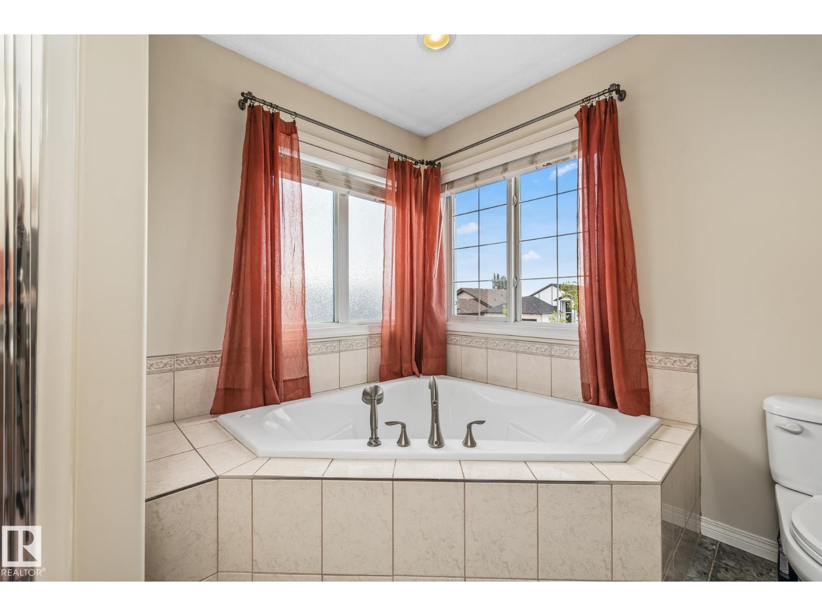10411 95 ST - 23