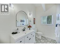 7562 Crest-a-way Road, Oliver, BC V0H1T2 Photo 17