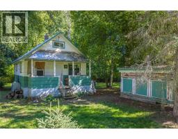 3642 Catherwood Road, Revelstoke, BC V0E2S0 Photo 8