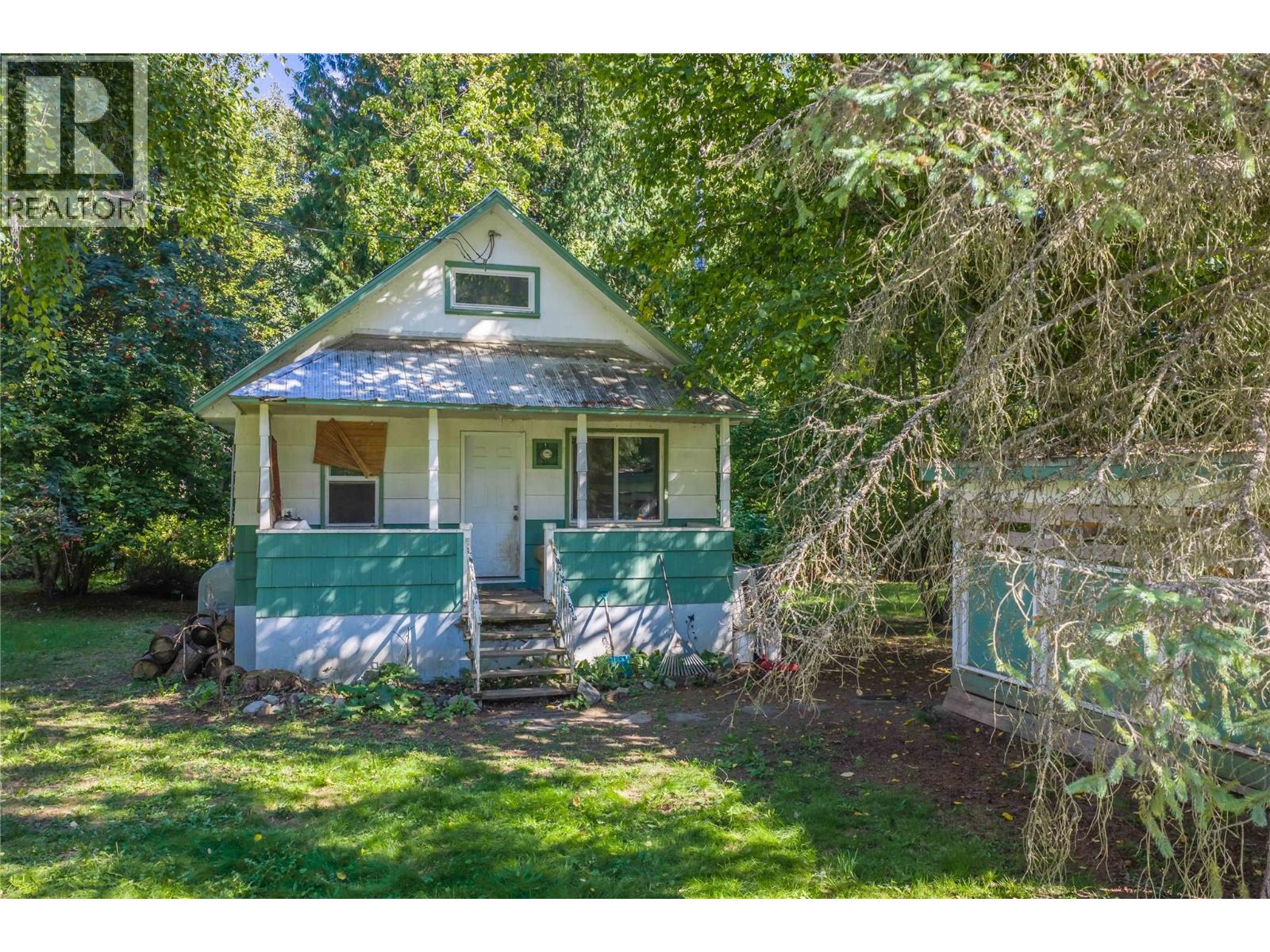 3642 Catherwood Road, Revelstoke