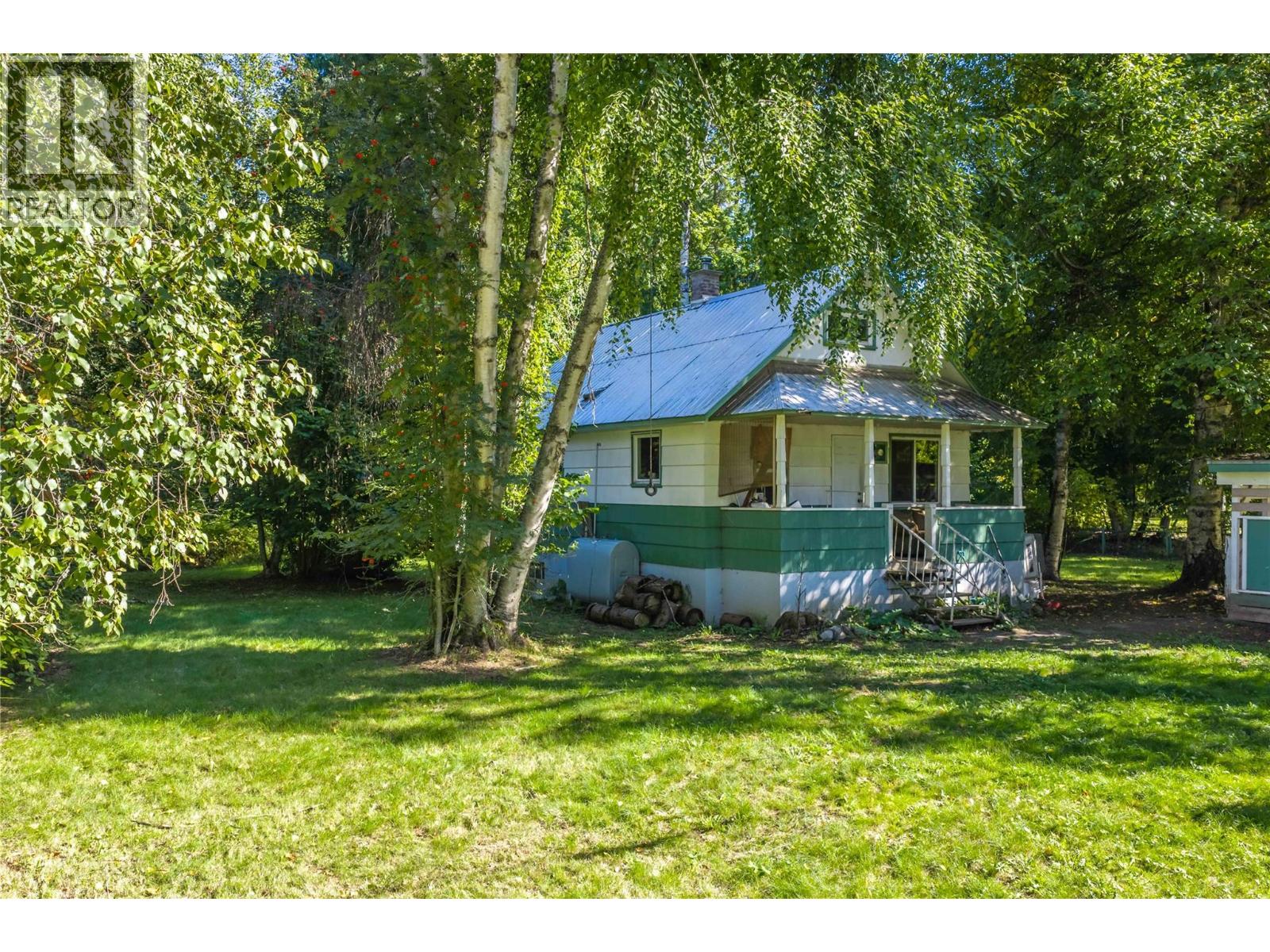 3642 Catherwood Road, Revelstoke