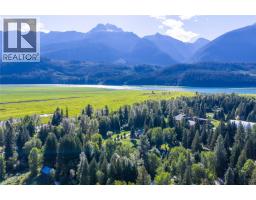 3642 Catherwood Road, Revelstoke, BC V0E2S0 Photo 33