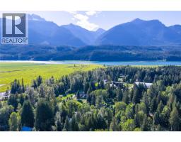 3642 Catherwood Road, Revelstoke, BC V0E2S0 Photo 34