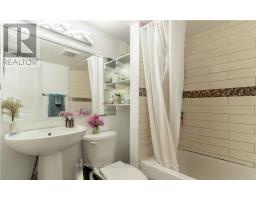 Bathroom - 2 - 609 Mohawk Road E, Hamilton, ON L8V2J8 Photo 6
