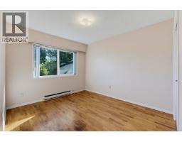 1714 Ashdale Pl, Saanich, BC V8N1N9 Photo 12