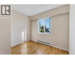 1714 Ashdale Pl, Saanich, BC V8N1N9 Photo 13