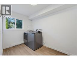 1714 Ashdale Pl, Saanich, BC V8N1N9 Photo 15