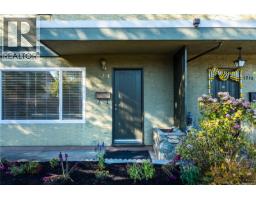 1714 Ashdale Pl, Saanich, BC V8N1N9 Photo 16