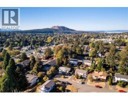 1714 Ashdale Pl, Saanich, BC V8N1N9 Photo 20