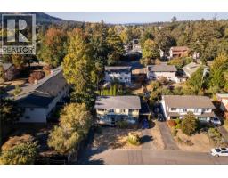 1714 Ashdale Pl, Saanich, BC V8N1N9 Photo 21