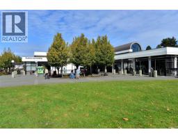 1714 Ashdale Pl, Saanich, BC V8N1N9 Photo 22