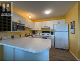 Bedroom - 104a 650 Island Hwy S, Campbell River, BC V9W1A6 Photo 6