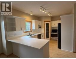 Living room - 8 Scimitar Rise Nw, Calgary, AB T3L2C9 Photo 6