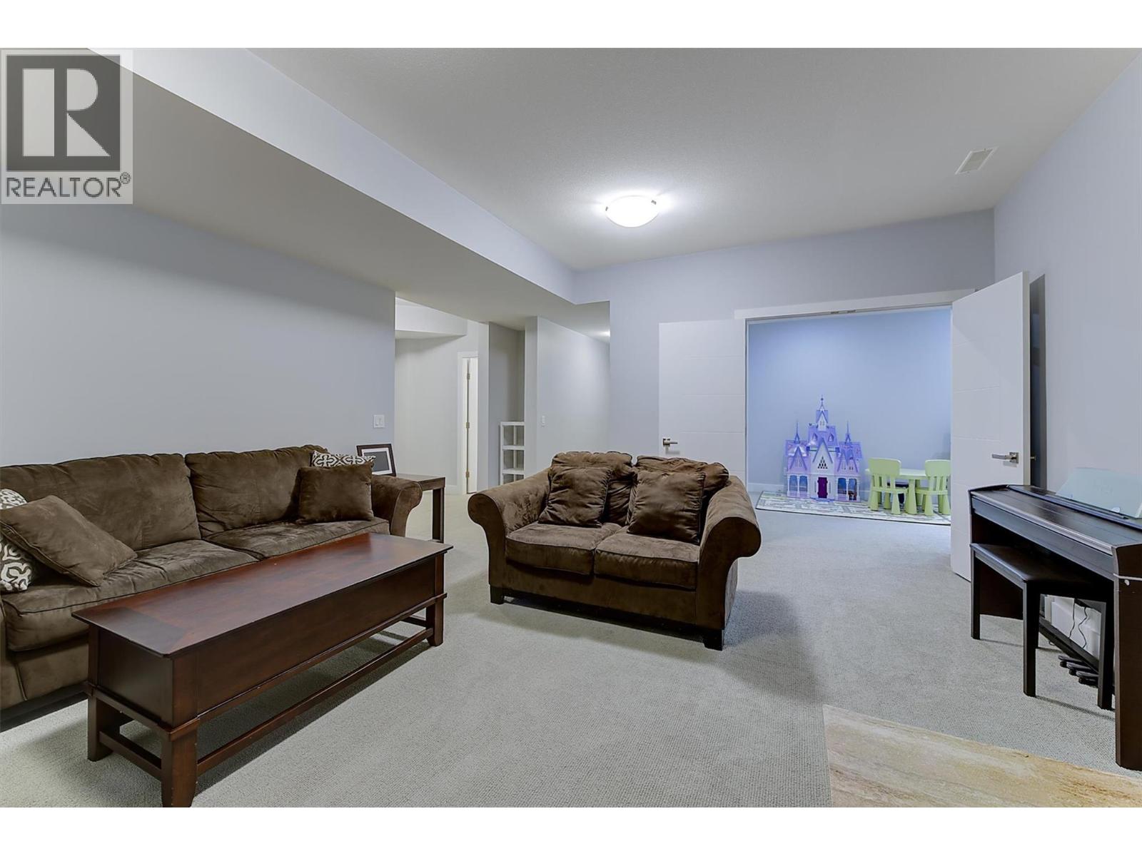 155 Skyland Drive, Kelowna