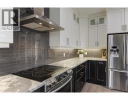 Kitchen - 155 Skyland Drive, Kelowna, BC V1V3A1 Photo 17