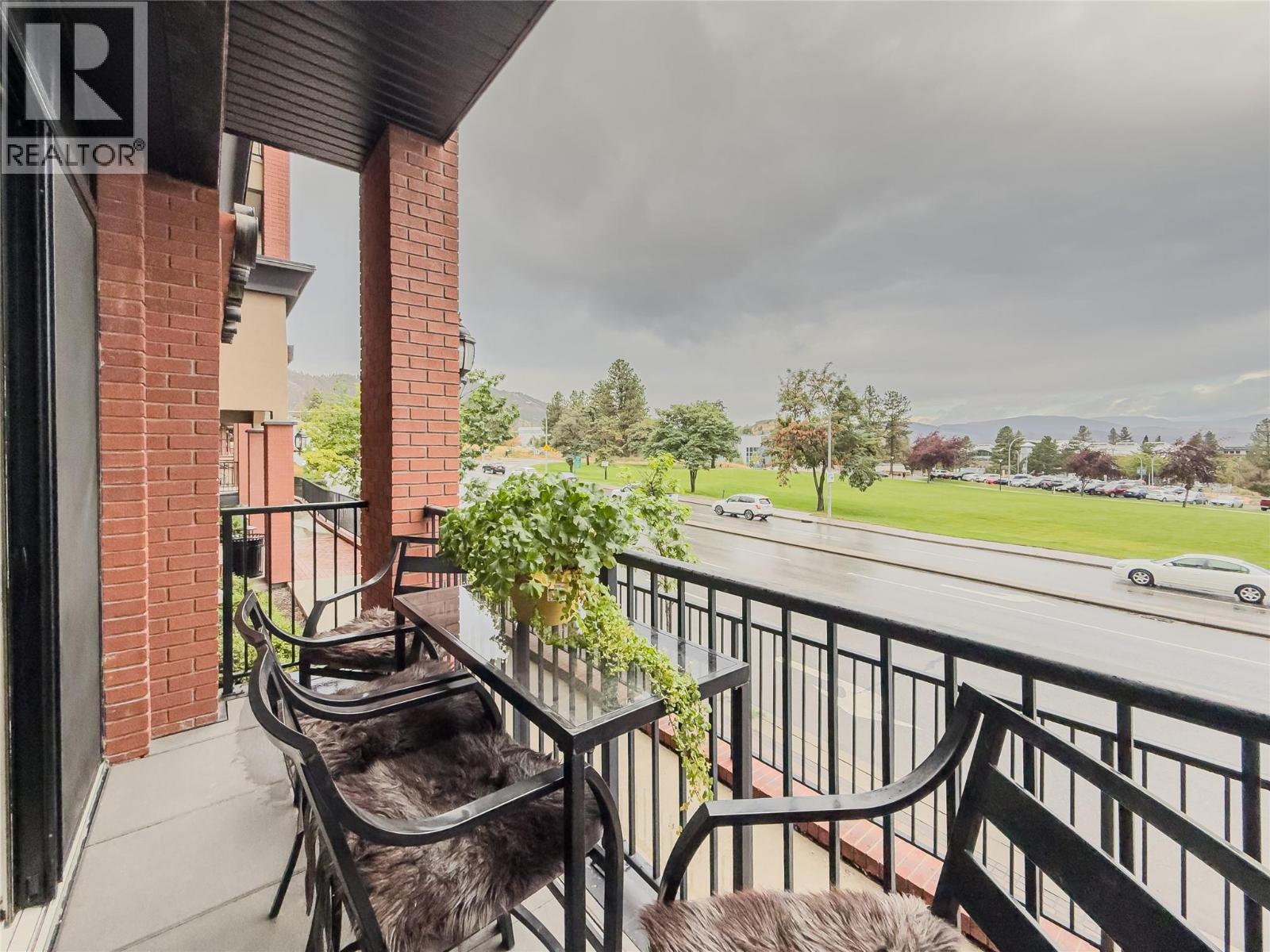 101 765 McGill Road, Kamloops