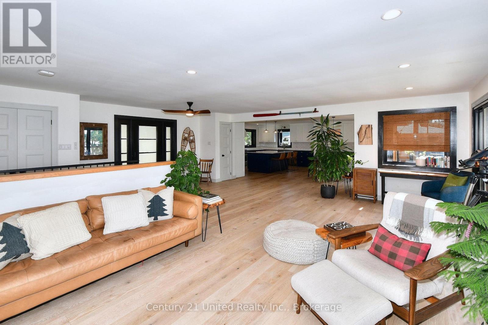 1915 PINEHURST AVENUE - 10