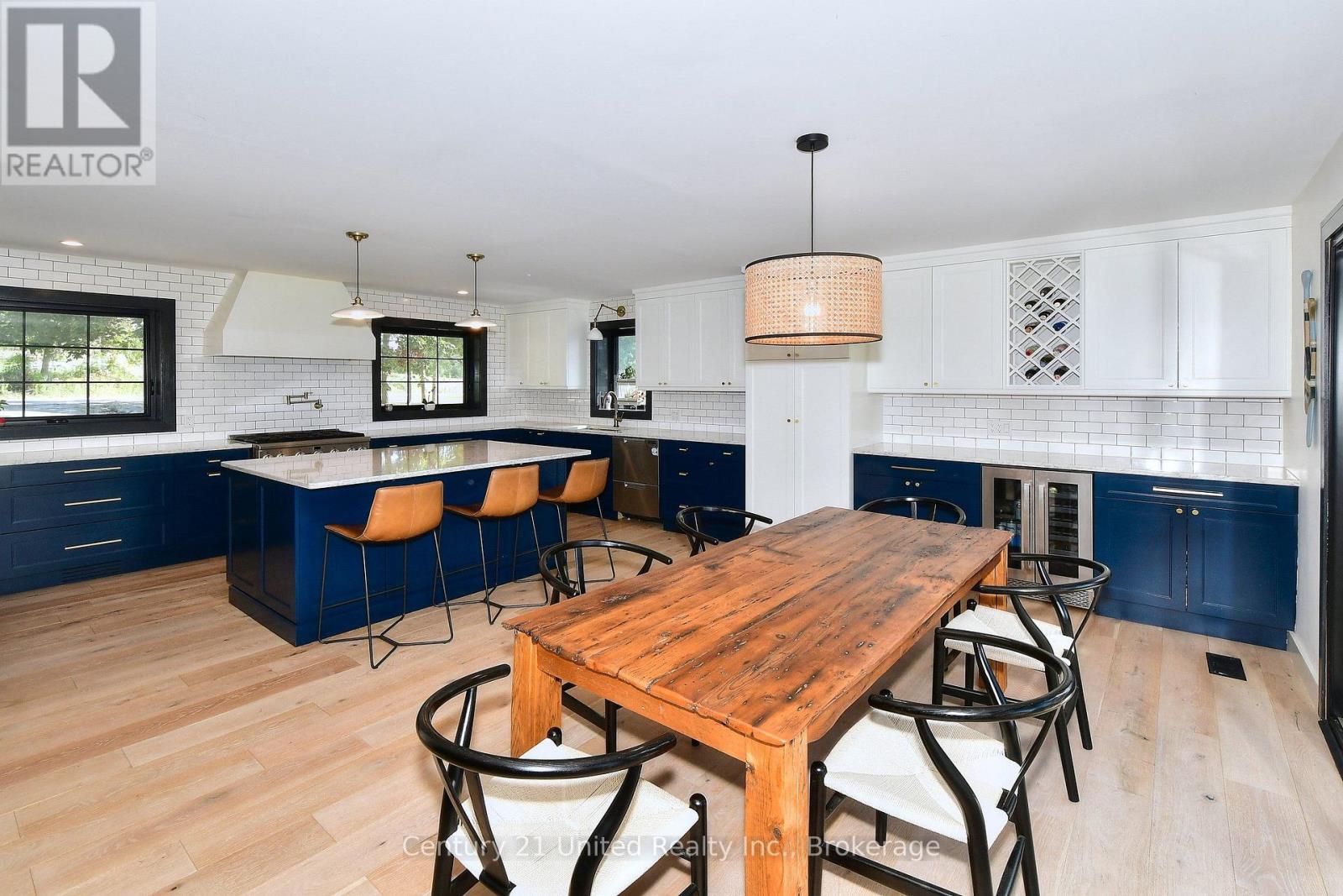 1915 PINEHURST AVENUE - 16