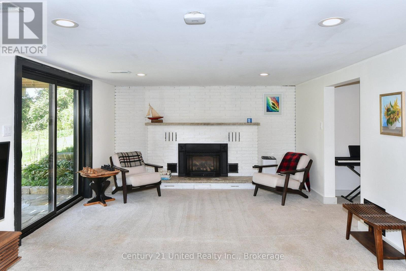 1915 PINEHURST AVENUE - 31