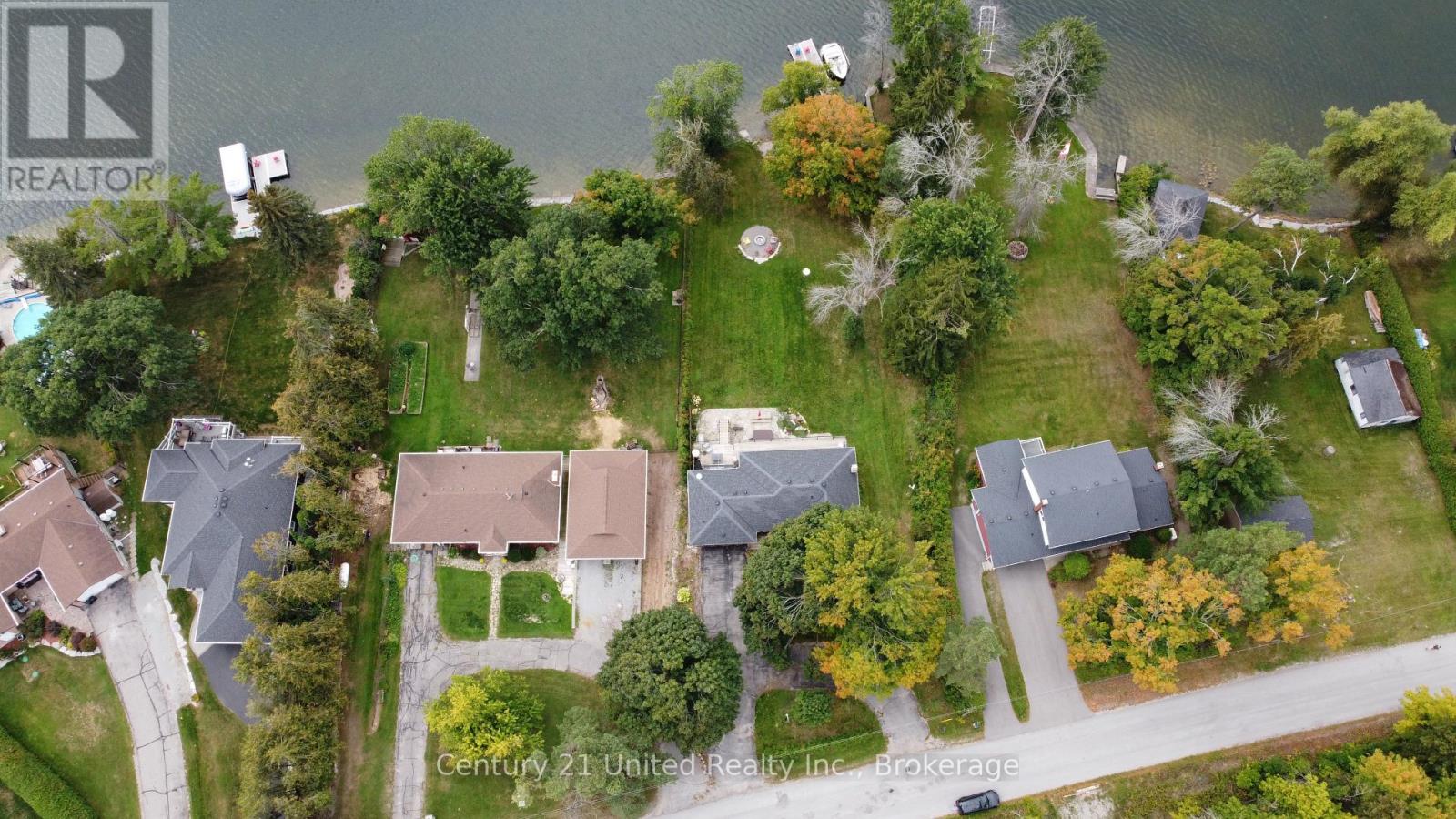 1915 PINEHURST AVENUE - 44