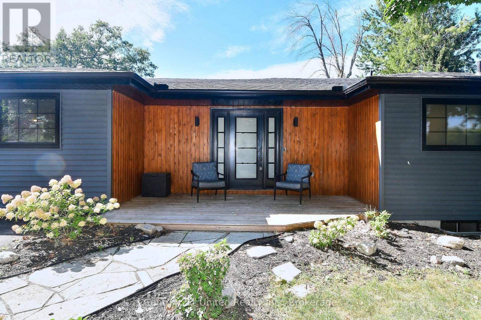 1915 PINEHURST AVENUE - 8