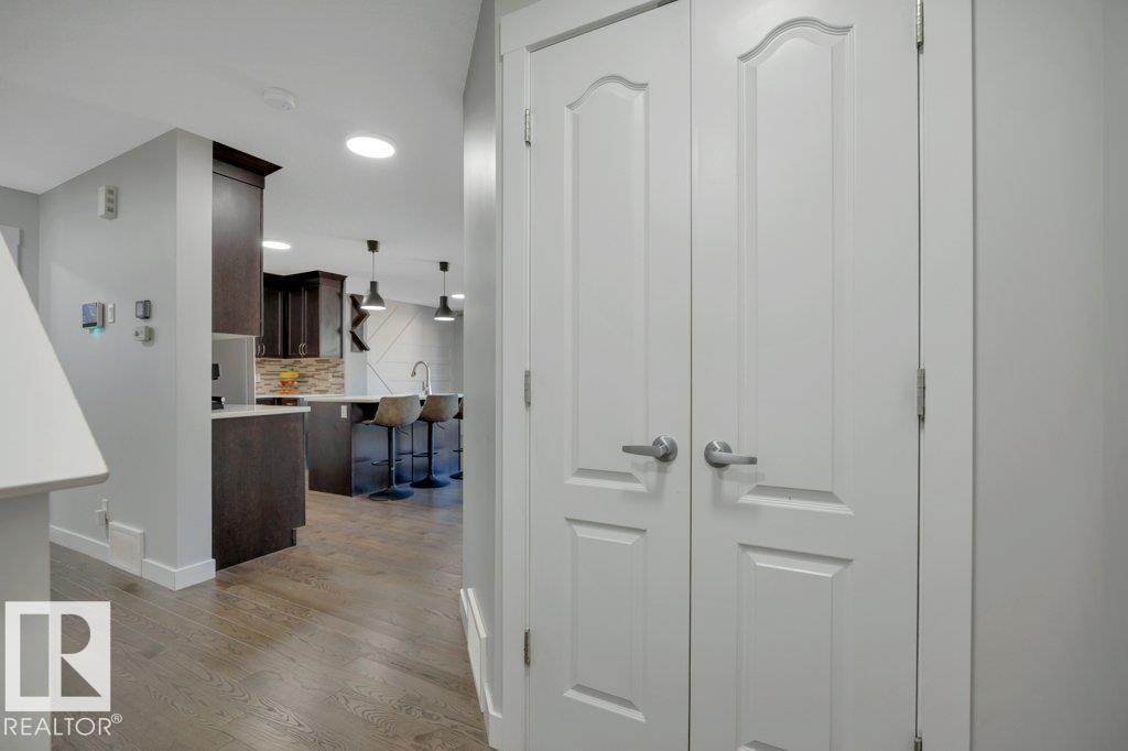9732 205 St NW photo 3 — MLS® E4509441