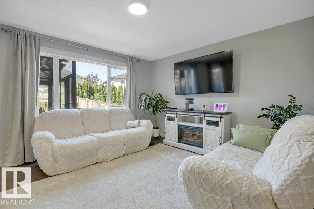 9732 205 St NW photo 5 — MLS® E4509441