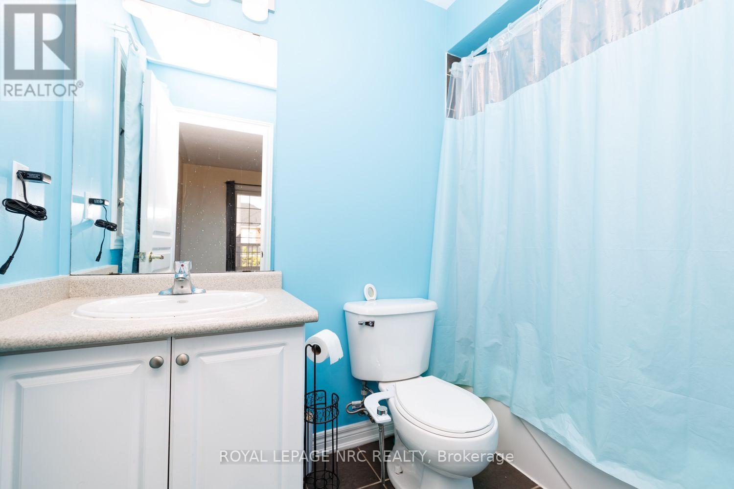 25 MAVERICK CRESCENT - Image 32