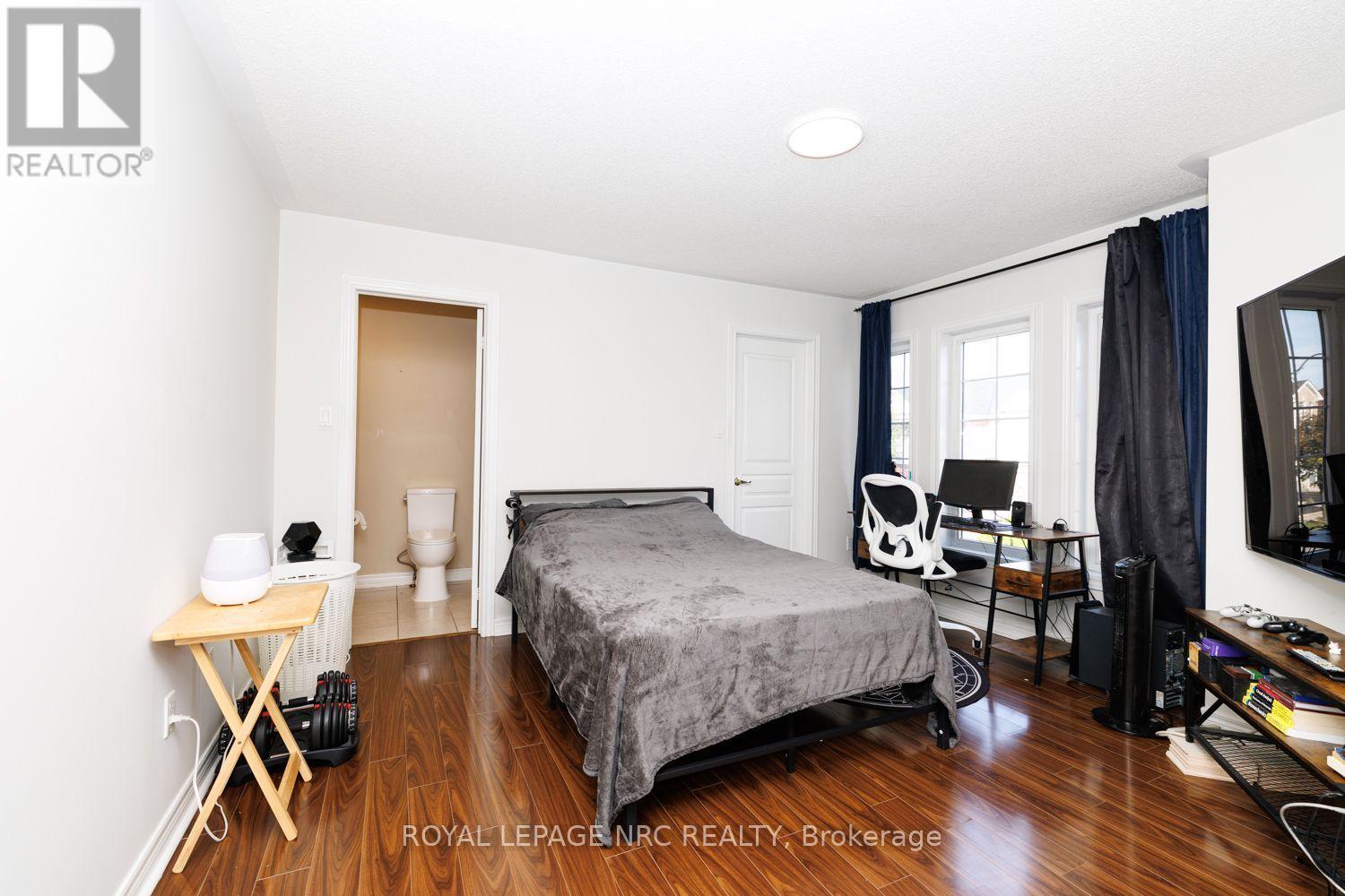 25 MAVERICK CRESCENT - Image 33