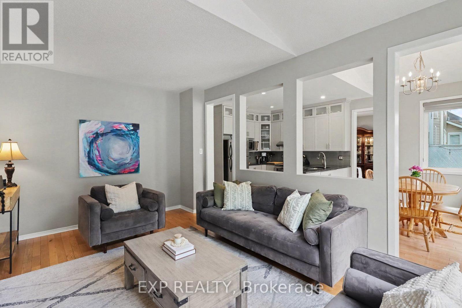 78 INSMILL CRESCENT N photo 17