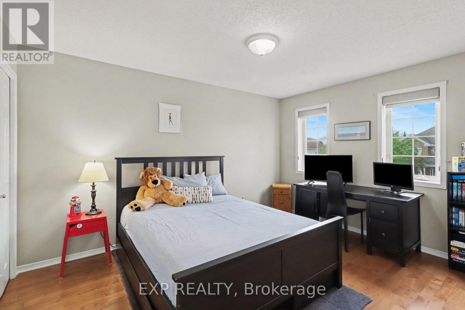 78 INSMILL CRESCENT N photo 30