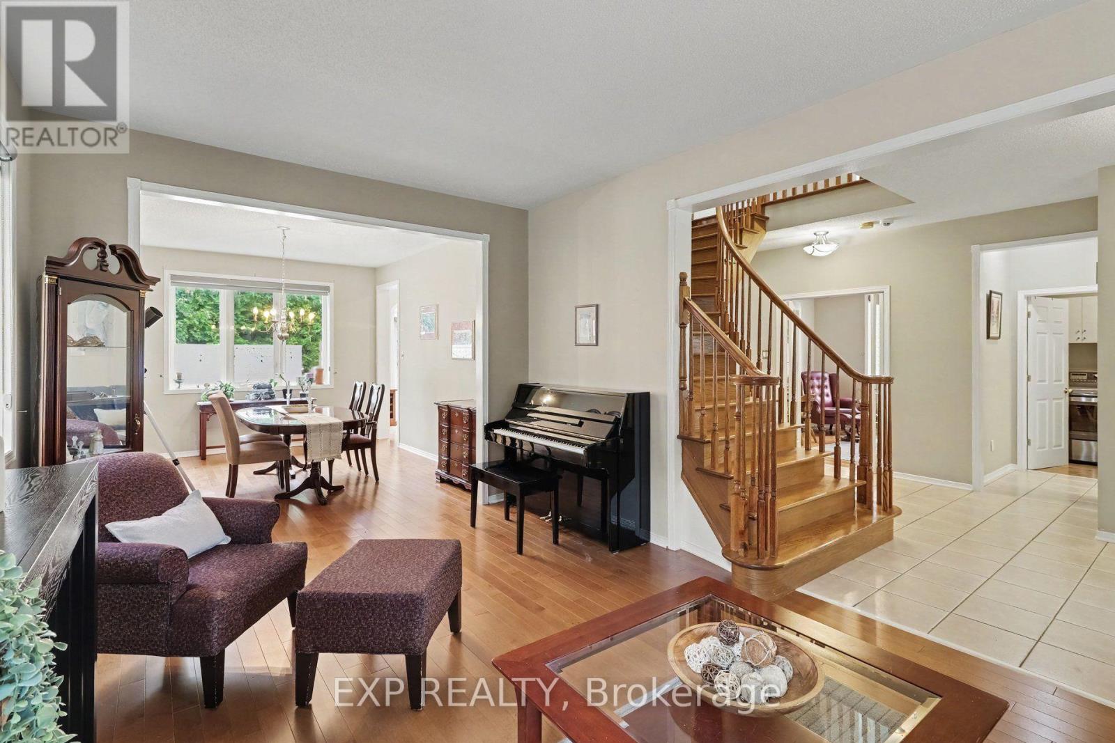 78 INSMILL CRESCENT N photo 7