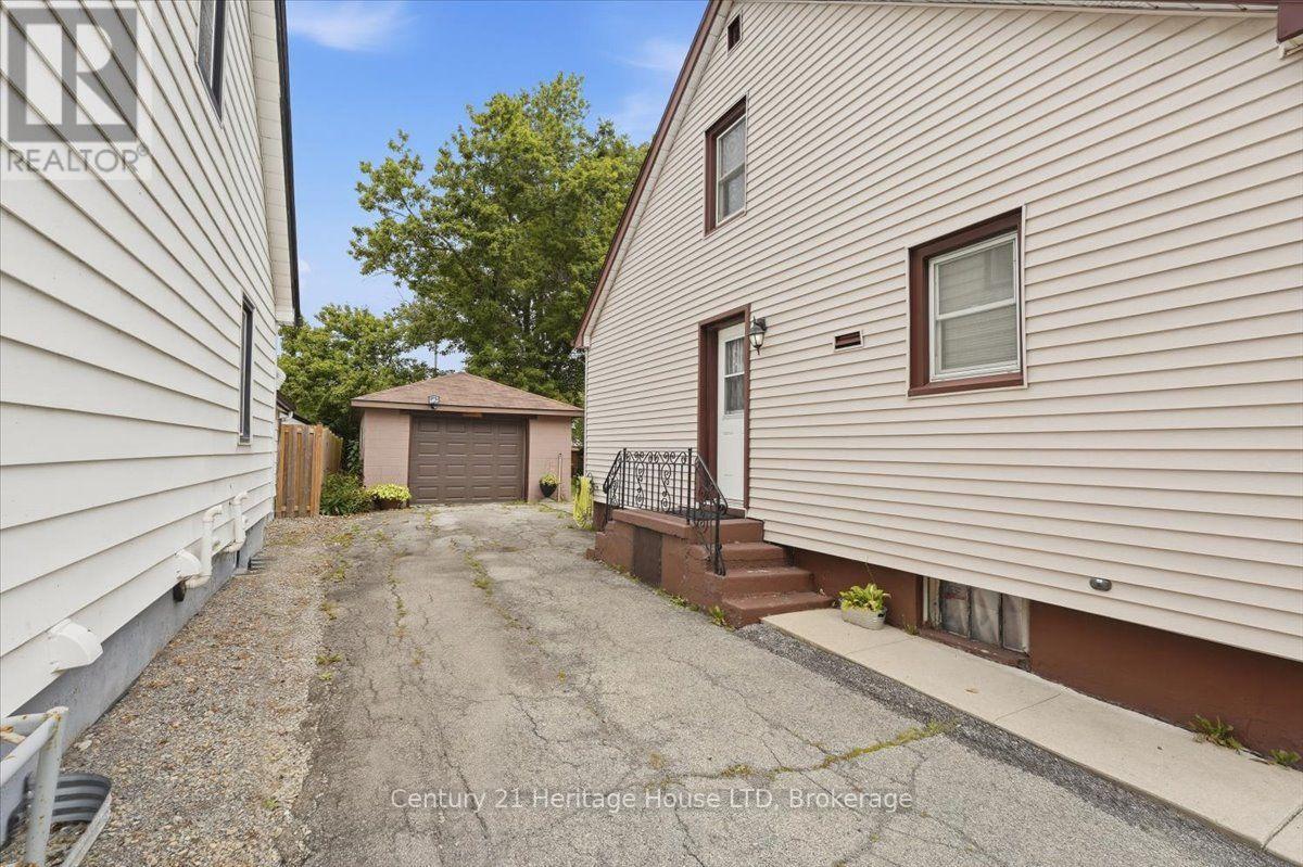 42 LINCOLN STREET - 4