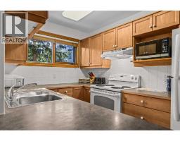 203, 404 Marten Street, Banff, AB T1L1C6 Photo 17