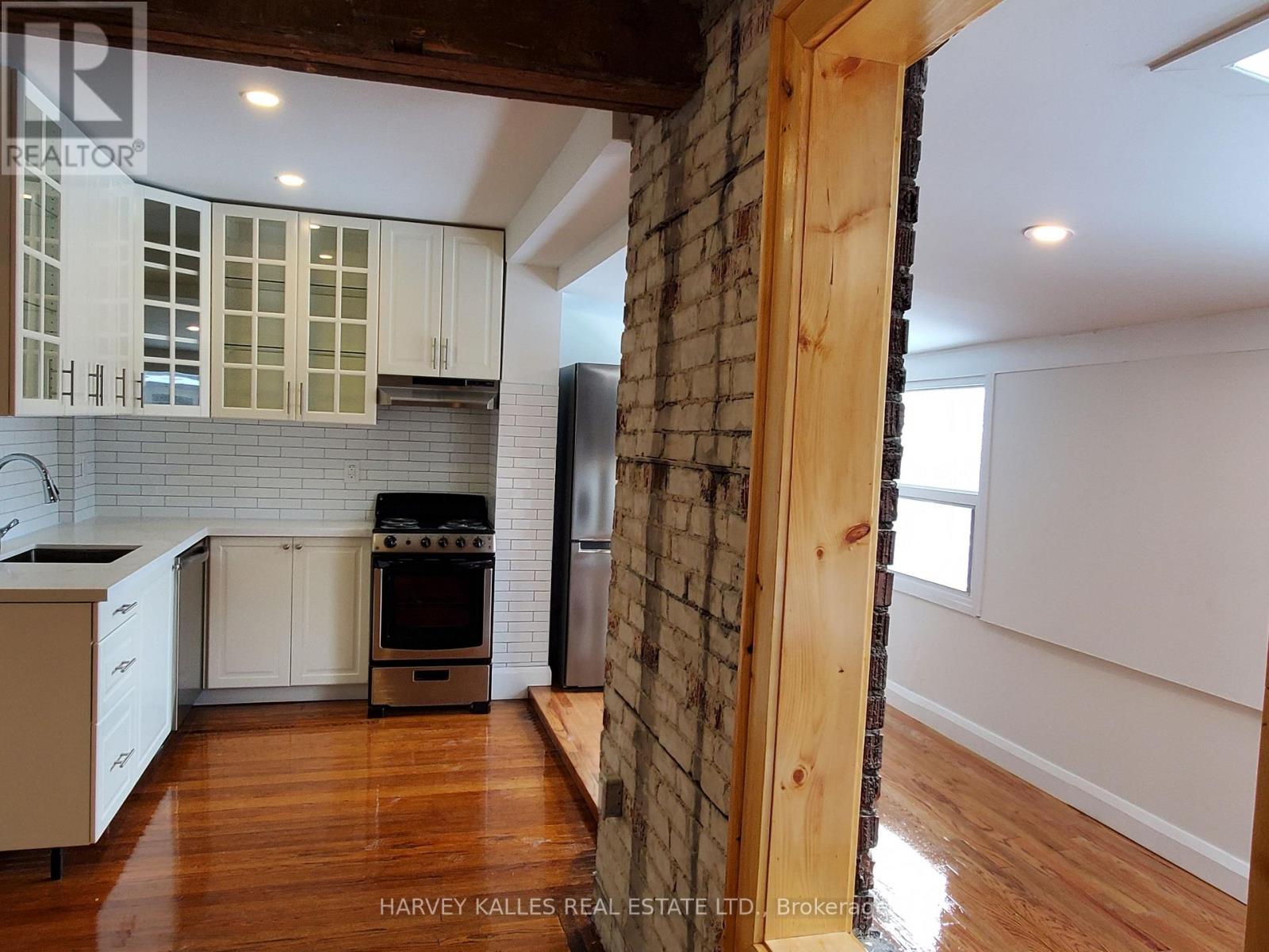 UPPER - 28 WINONA DRIVE, Toronto (Wychwood) — photo 3