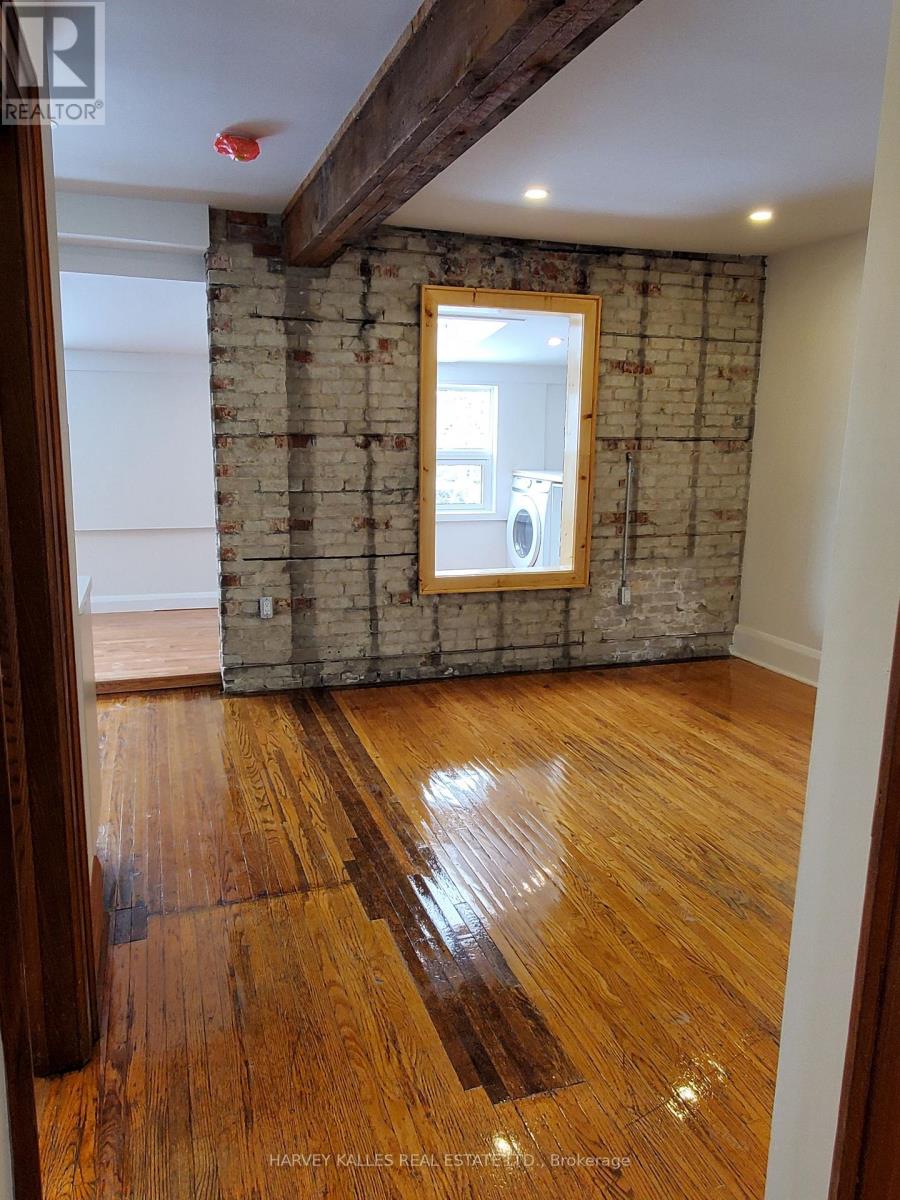 UPPER - 28 WINONA DRIVE, Toronto (Wychwood) — photo 6