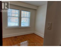 Upper - 28 Winona Drive, Toronto, ON M6G3S6 Photo 10