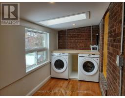 Upper - 28 Winona Drive, Toronto, ON M6G3S6 Photo 8